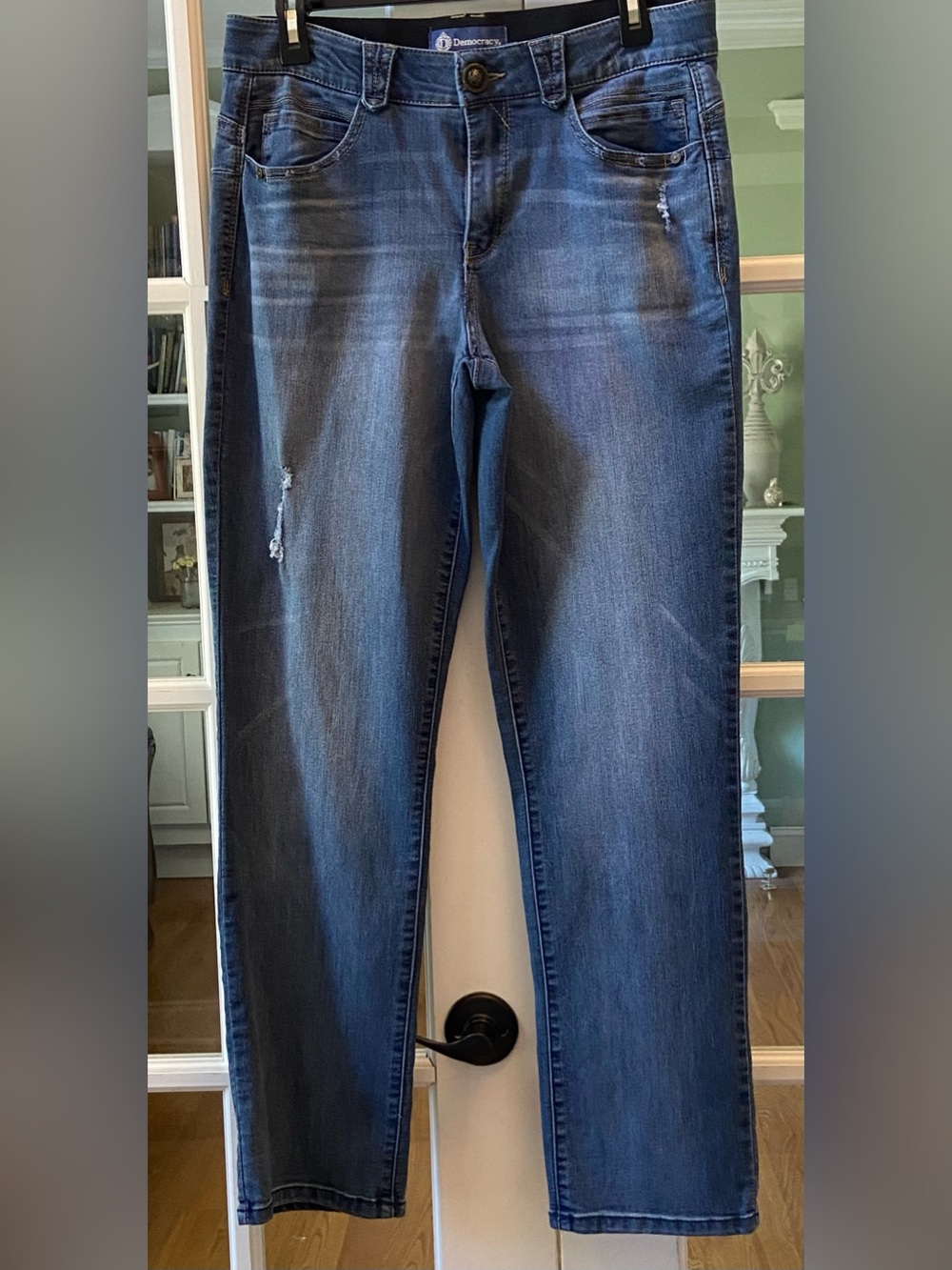 Democracy “Ab”solution Straight Leg Distressed Jeans Size 10